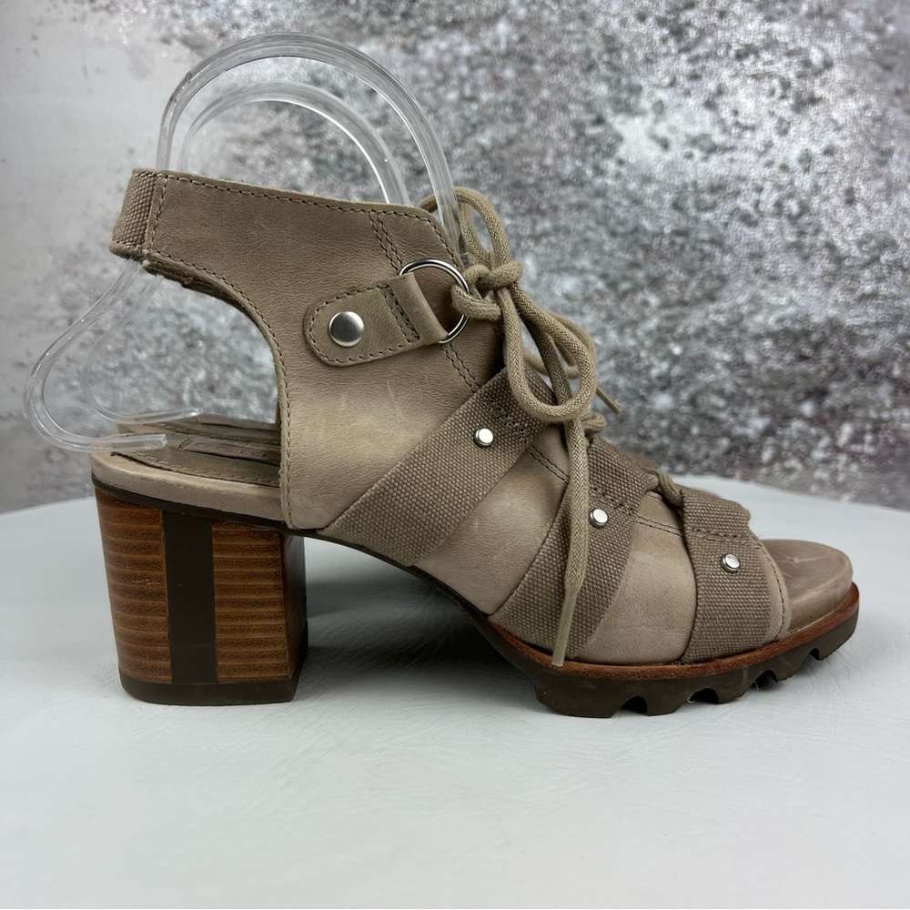 525.Sorel Addington taupe heel lace-up sandals 7